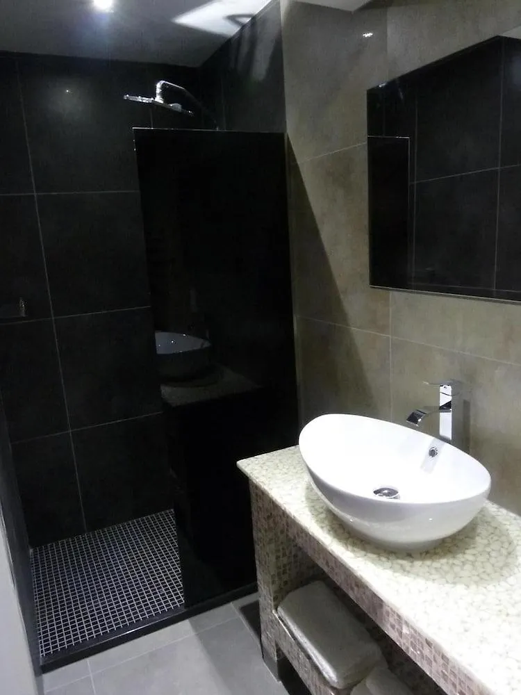 Achilleos City Hotel Larnaca 2*,